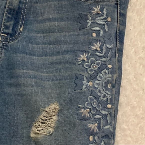 Hollister Distressed Embroidered Skinny Jeans size 26 - Picture 5 of 7